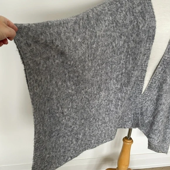 NWOT SURKANA Oversize Shawl Sweater. Heather Grey Colour.  Size: One Size - Picture 2 of 10